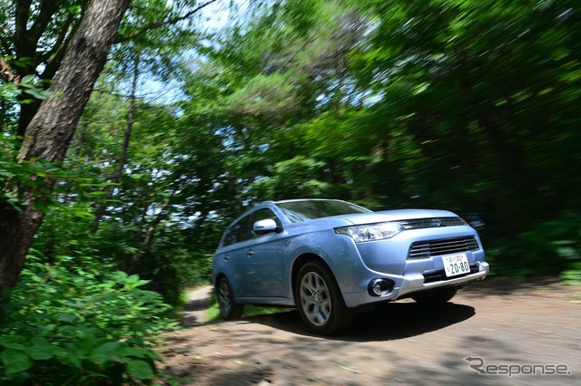 三菱 アウトランダーPHEV