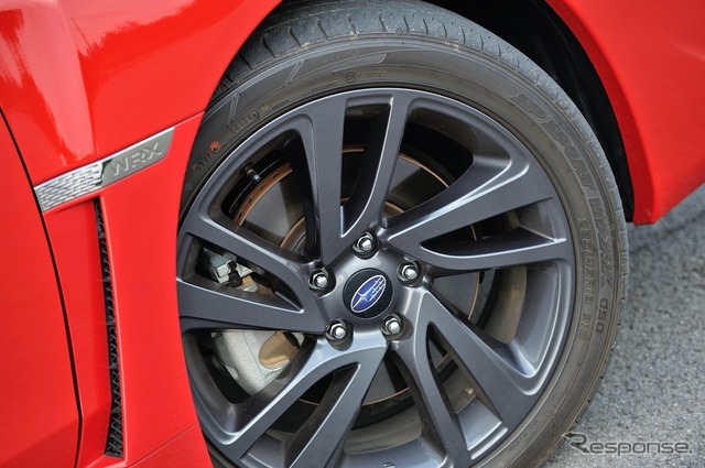 スバル WRX S4に 装着されるダンロップ SP SPORT MAXX 050