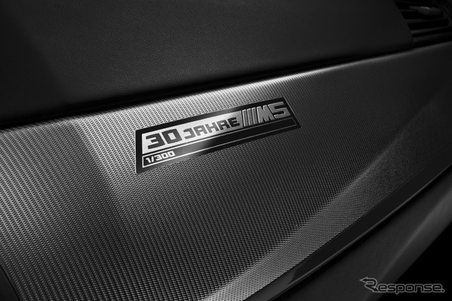 BMW・30 Jahre(ドライスィヒ・ヤーレ)M5