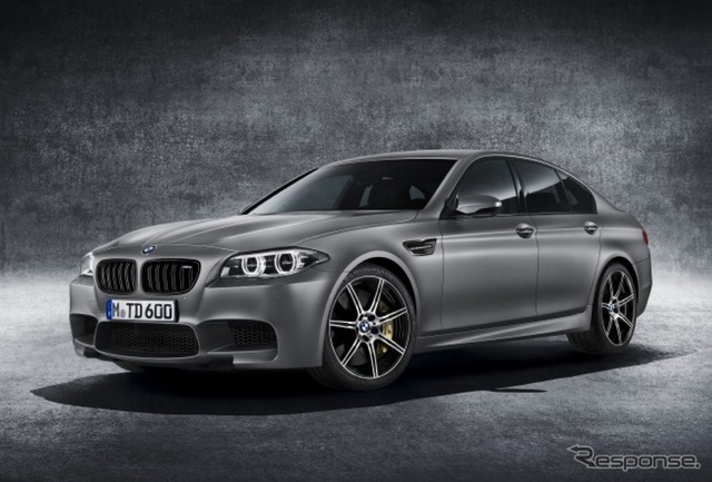BMW・30 Jahre(ドライスィヒ・ヤーレ)M5