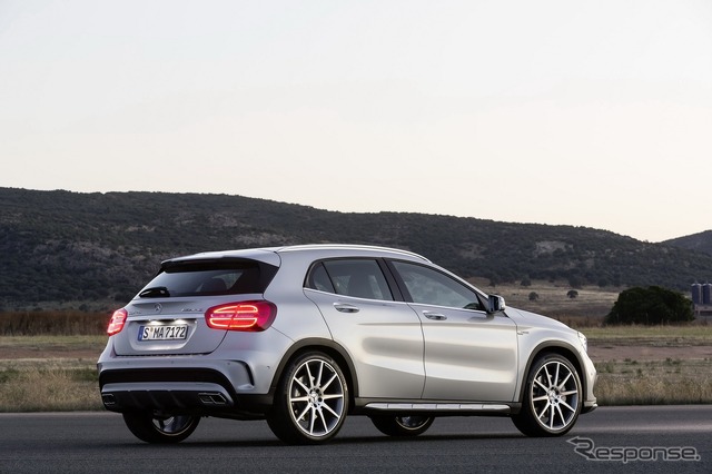 メルセデスベンツ GLA 45AMG
