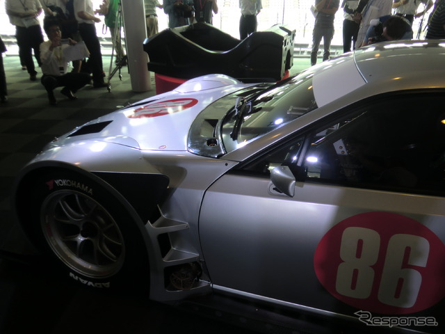 86ベース試作車の前部。