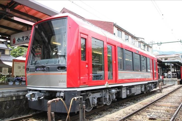 箱根登山鉄道が11月1日から営業運転を開始する3000形。このほど愛称が「アレグラ号」に決まった。