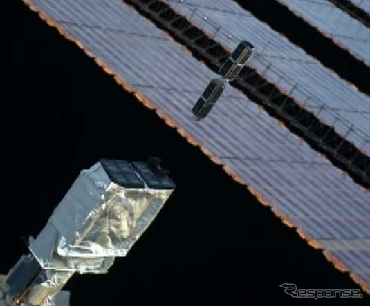 ISS「きぼう」から放出される2機のDove衛星