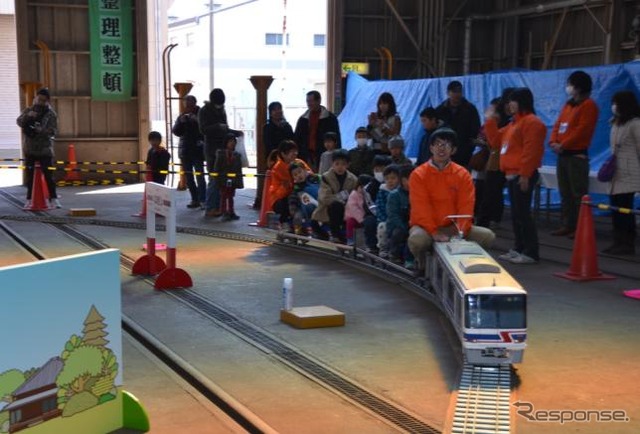 新京成電鉄は恒例の車両基地公開イベントを10月25日に開催する。写真は前回の様子。