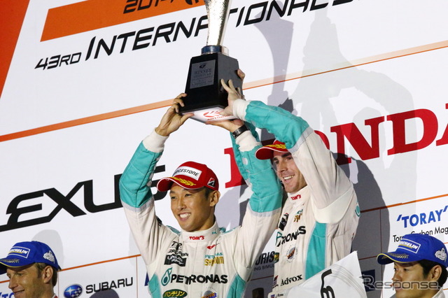 中嶋一貴とロシターは今季初優勝。撮影:益田和久