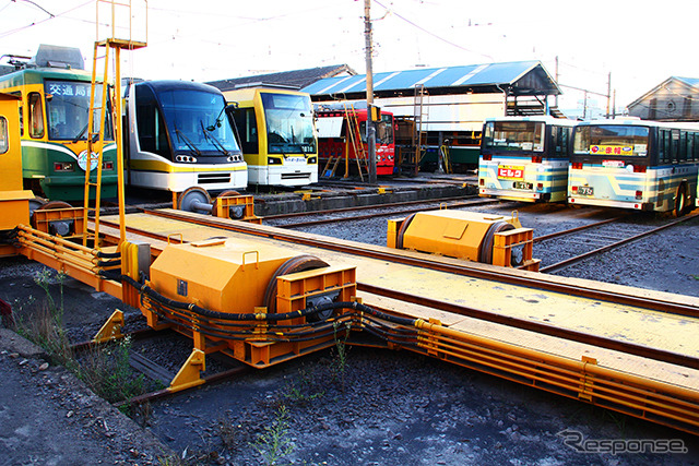 現在の市電車庫の様子。老朽化のため上荒田町のJT工場跡地に移転することが決まっている。