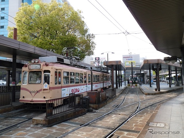 地上に設けられている現在の広島駅停留場。車両の処理能力が不足しているなどの問題を抱えている。