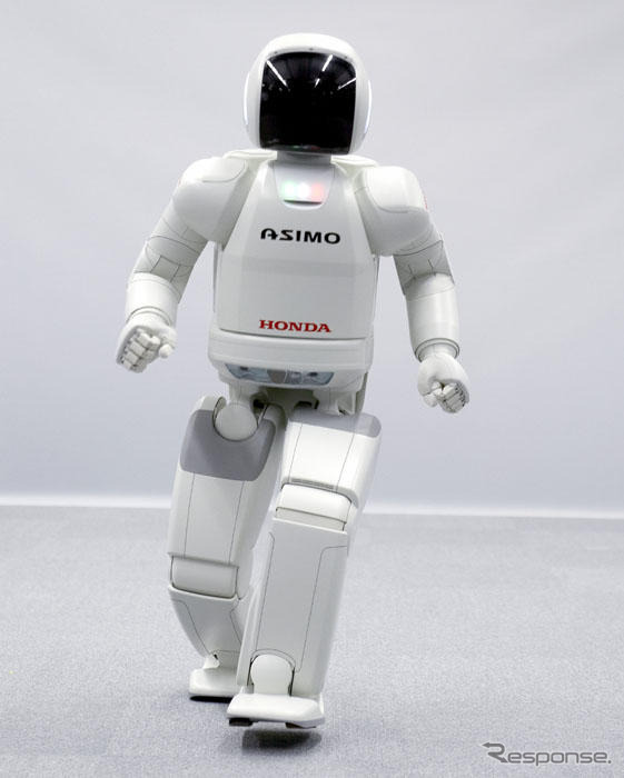 ASIMO の走りに磨き---速度向上、旋回も