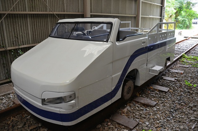高千穂あまてらす鉄道が新たに導入したスーパーカート「ハヤタケル号」。9月から運行を開始した。