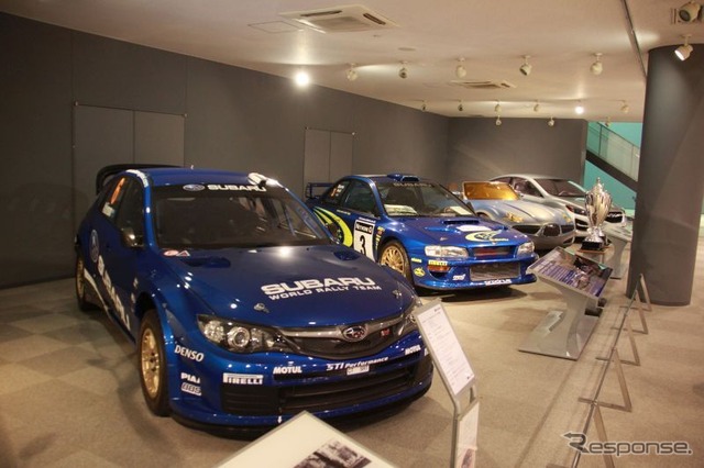 スバルビジターセンター:車両展示コーナー