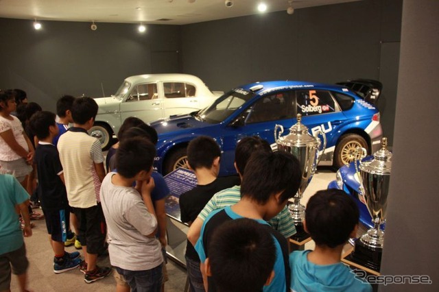 スバルビジターセンター:車両展示コーナー