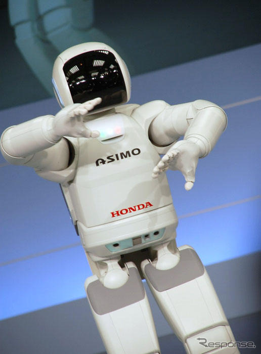 ASIMO の走りに磨き---四次元モビリティ