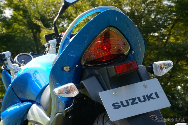 スズキ GSR250