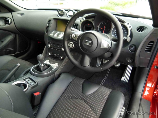 日産・フェアレディZ Version ST