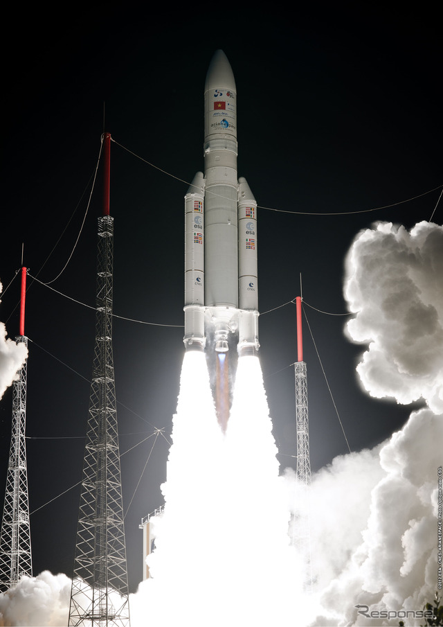 2012年5月、JCSAT-13を打ち上げた際のアリアン 5 ECAロケット