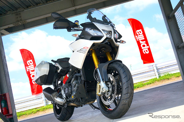 アプリリア カポノルド 1200 ABS トラベルパック