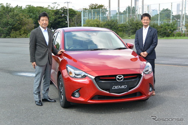 マツダ商品本部 土井進 主査(左)とデザイン本部 柳澤亮 チーフデザイナー(右)