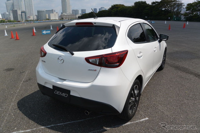 マツダ 新型デミオ