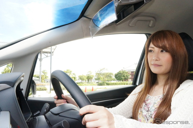 デートの成否はカーナビにあり?…サイバーナビ搭載レンタカーでモテ男めざす