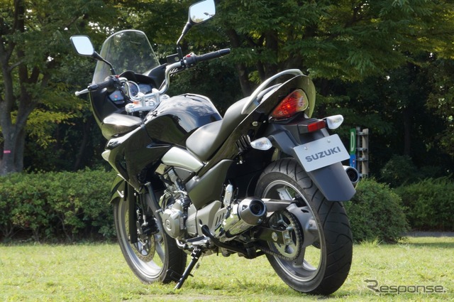 スズキ・GSR250S