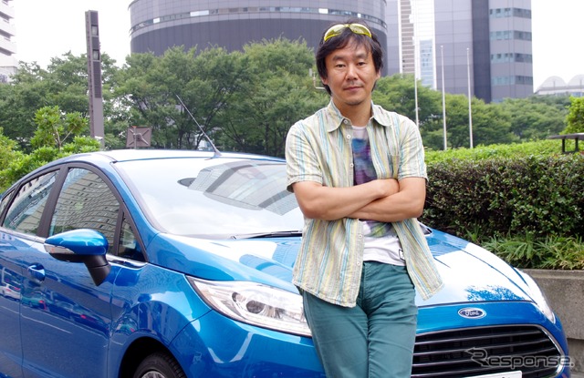 フォード フィエスタと森口将之氏