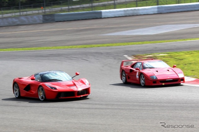 ラ・フェラーリ(左）とF40(右)