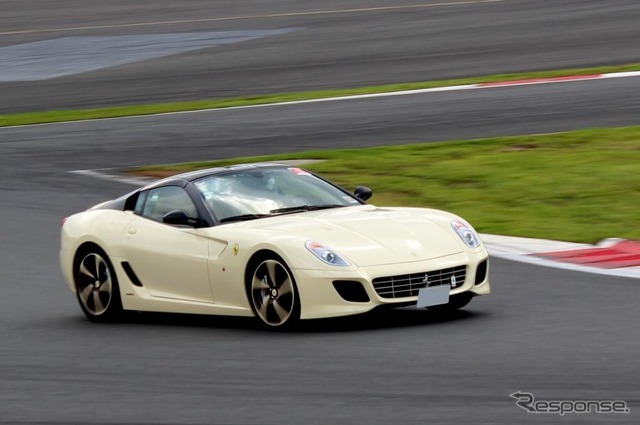 フェラーリ・599GT SAアぺルタ