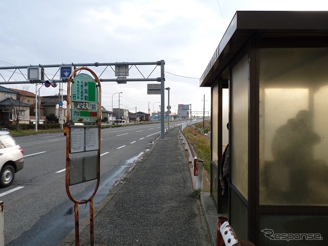関屋大川前停留所（2012年）。BRTの関屋大川前駅も同じ場所に設置される。