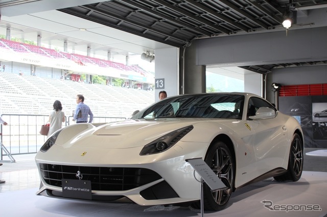 フェラーリ・F12ベルリネッタ