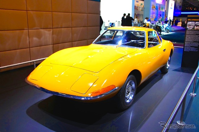 オペル・エクスペリメンタル GT(モスクワモーターショー14)