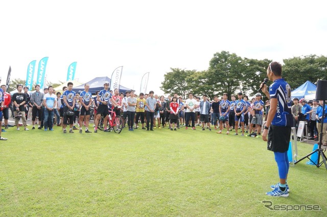 ワイ・インターナショナル社内試乗会のようす