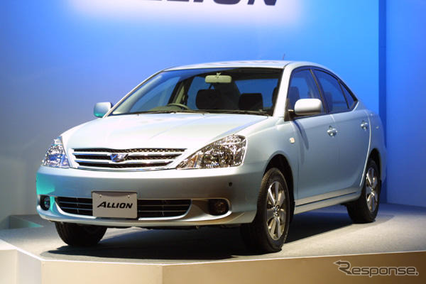【日産 ブルーバード シルフィ 新型発表】今でもブルコロ競争