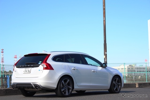 ボルボ・V60 T4 R-DESIGN PLUS