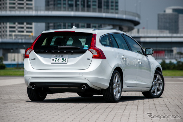ボルボ V60 T4 ラグジュアリーエディション