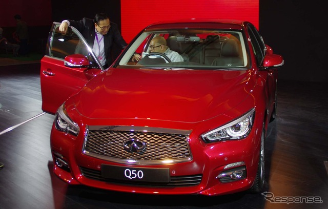 インフィニティ Q50(日本名:日産スカイライン)(ジャカルタモーターショー14)