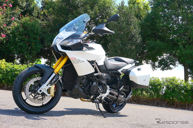 アプリリア・カポノルド 1200 ABS トラベルパック