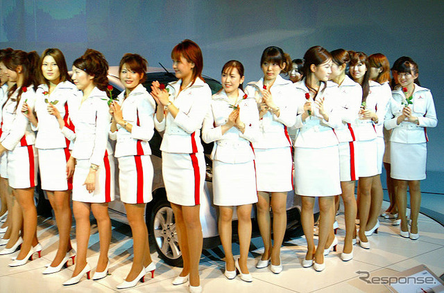 【東京モーターショー05】コンパニオン写真蔵…その85 三菱はこうでなくっちゃ
