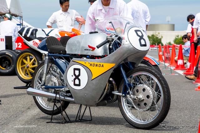 ホンダ RC142