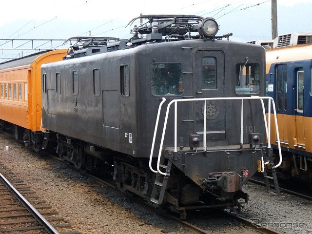蒸気機関車で知られる大井川鐵道だが、「夜行列車」はE10形電気機関車のE101がけん引する予定。