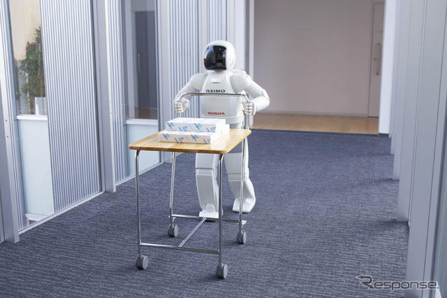 ASIMO の走りに磨き---「0.08秒、50mmの飛翔」写真蔵