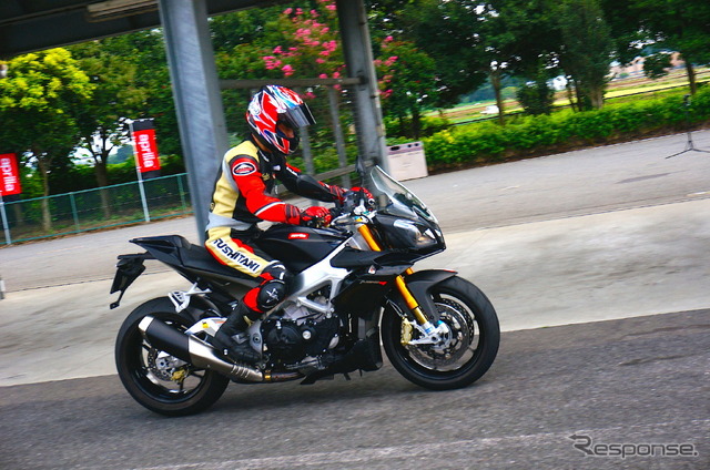 アプリリア・トゥオーノ V4R APRC Factory Spec(日本限定車)