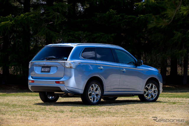 三菱 アウトランダーPHEV(参考画像)