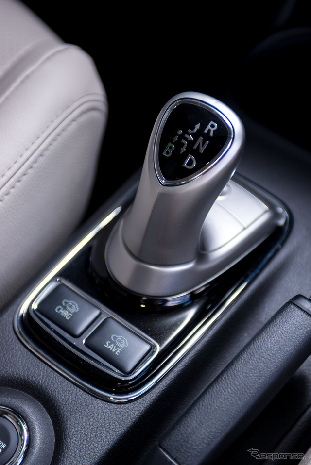 三菱 アウトランダーPHEV(参考画像)