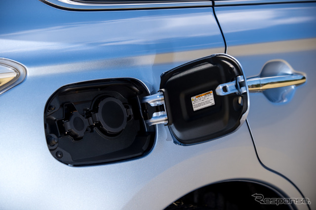 三菱 アウトランダーPHEV(参考画像)