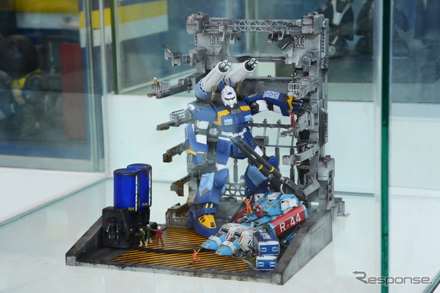 モーターショー会場に展示された「ガンプラ」(ジャカルタモーターショー14)