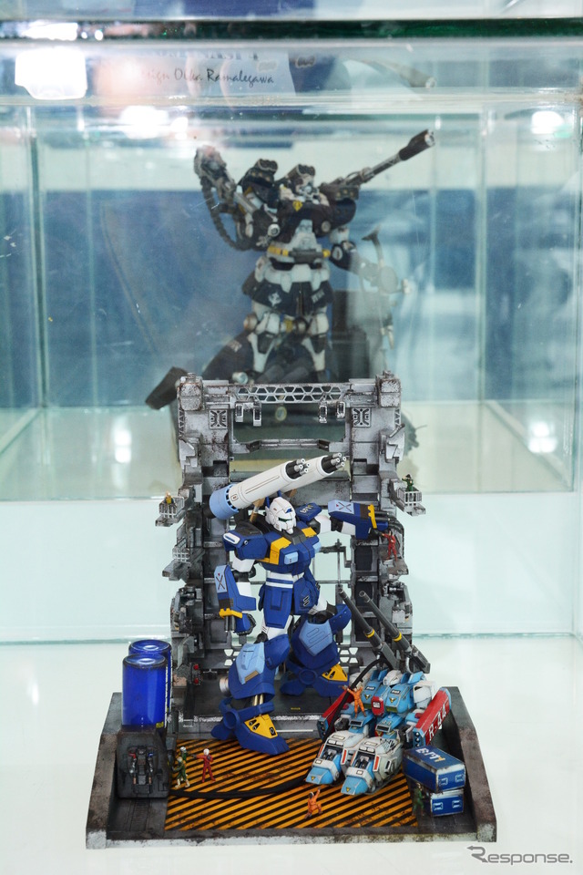モーターショー会場に展示された「ガンプラ」(ジャカルタモーターショー14)