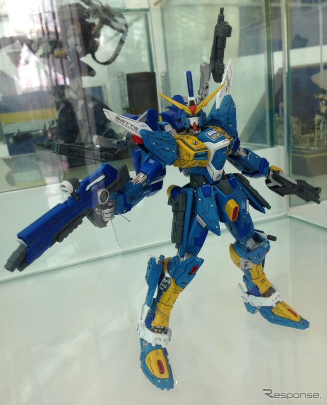 モーターショー会場に展示された「ガンプラ」(ジャカルタモーターショー14)