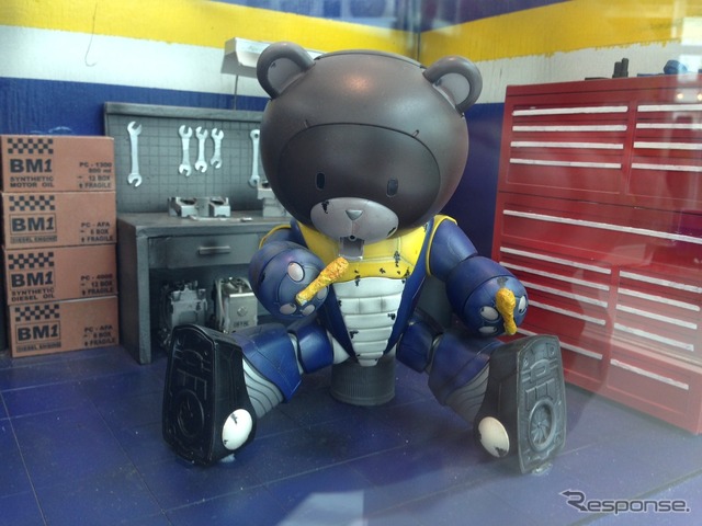 モーターショー会場に展示された「ガンプラ」(ジャカルタモーターショー14)