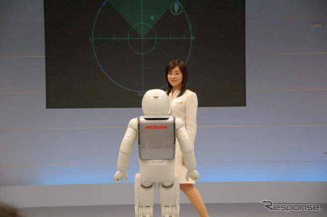 ASIMO の走りに磨き---「わたしの仕事はどうなる」写真蔵